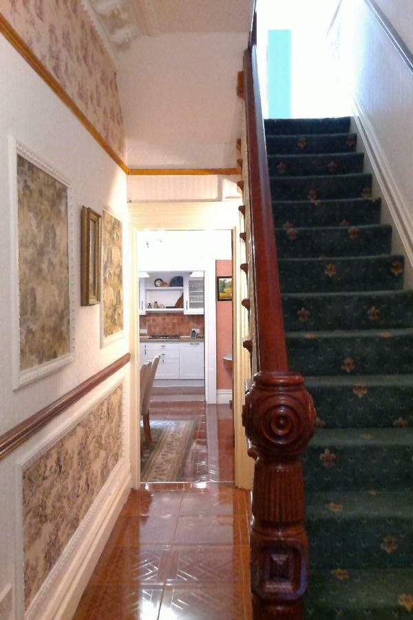 Beautiful Victorian House Hotel Cardiff Exterior photo